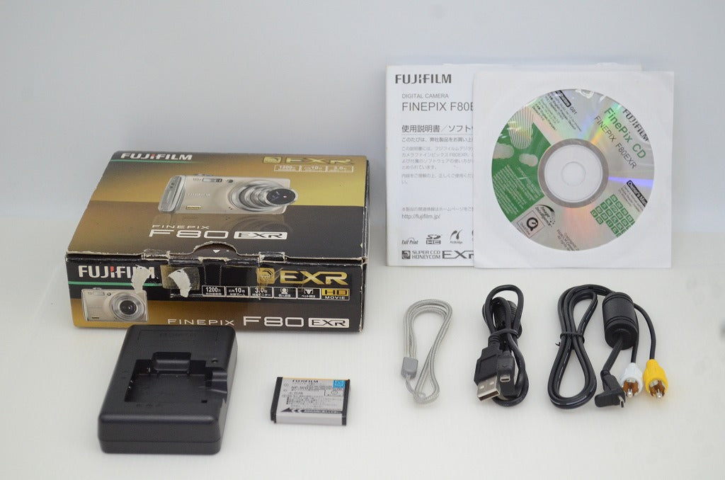 良品 FUJIFILM フジフィルム FinePix F80EXR コンパクトデジタルカメラ シルバー 251023w