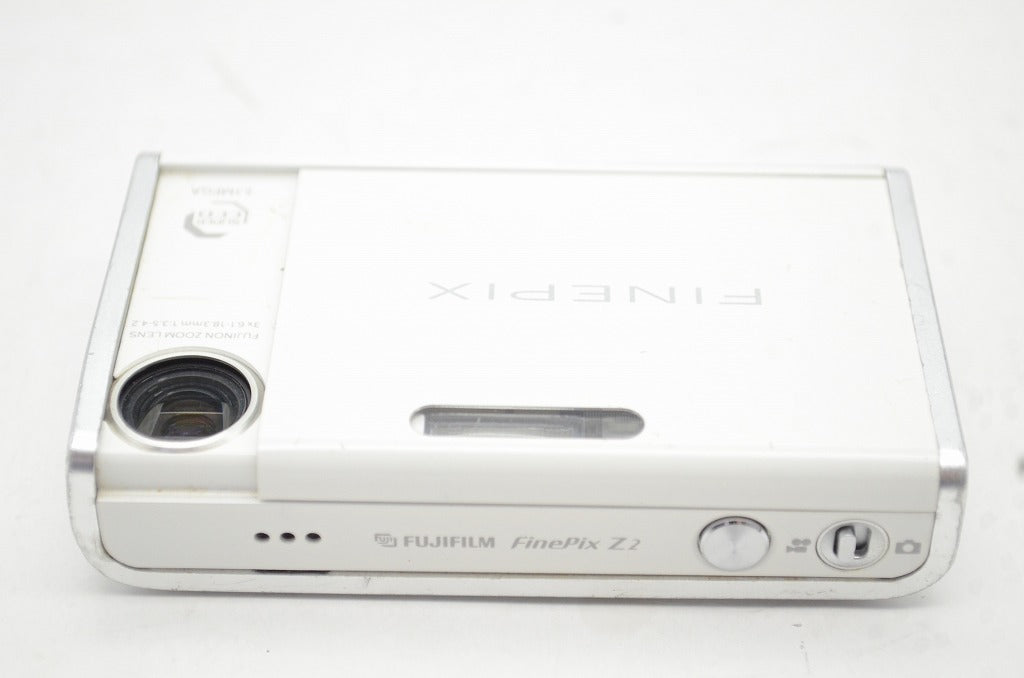 FUJIFILM フジフィルム FinePix Z2 ホワイト デジタルカメラ 71k08MO38CL._UF1000,1000_QL80_.jpg