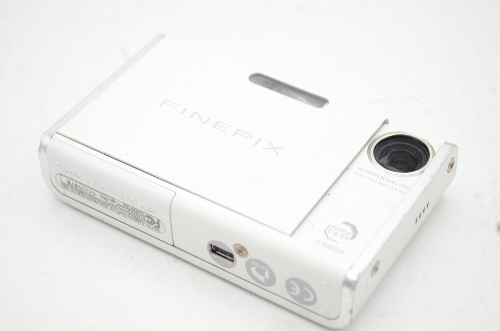 FUJIFILM フジフィルム FinePix Z2 コンパクトデジタルカメラ ホワイト 250605s