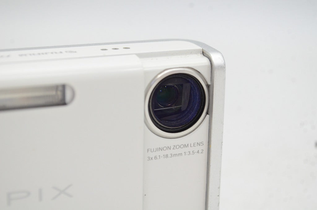 FUJIFILM フジフィルム FinePix Z2 コンパクトデジタルカメラ ホワイト 元箱付 250820au