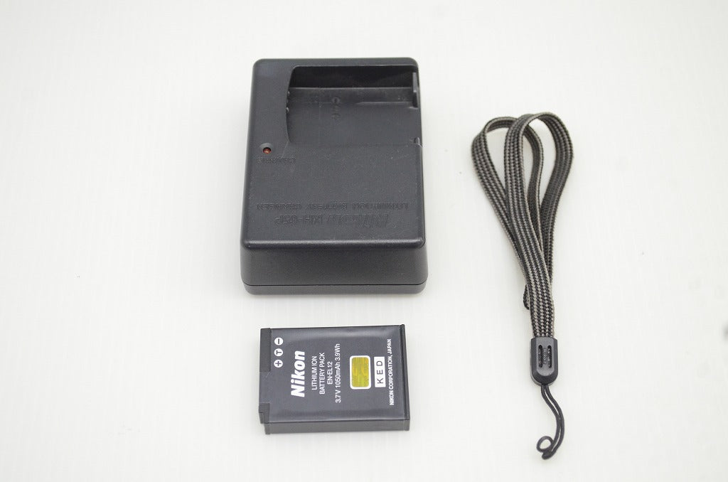 Nikon ニコン COOLPIX S6000 コンパクトデジタルカメラ レッド 251101z