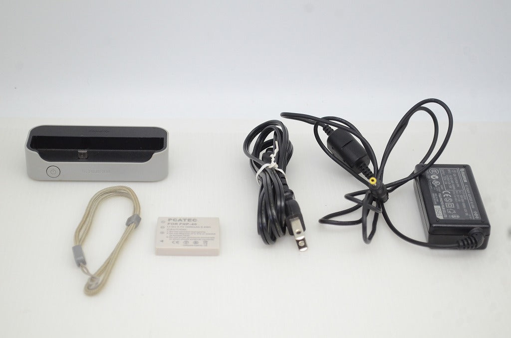 FUJIFILM フジフィルム FinePix Z2 コンパクトデジタルカメラ シルバー 251101q