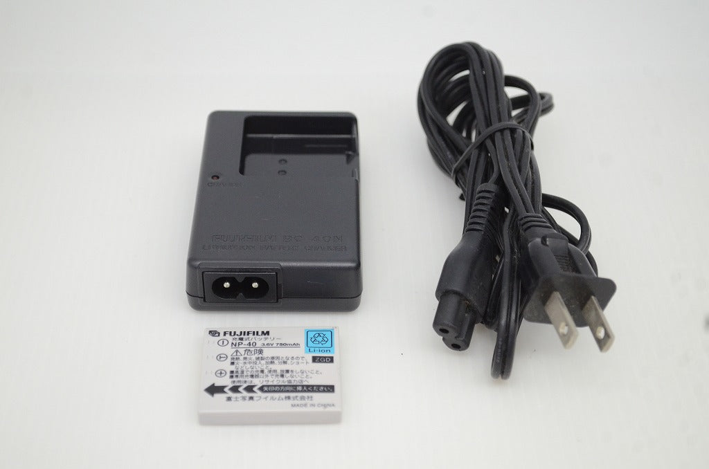 FUJIFILM フジフィルム FinePix Z5fd コンパクトデジタルカメラ ピンク 251030a