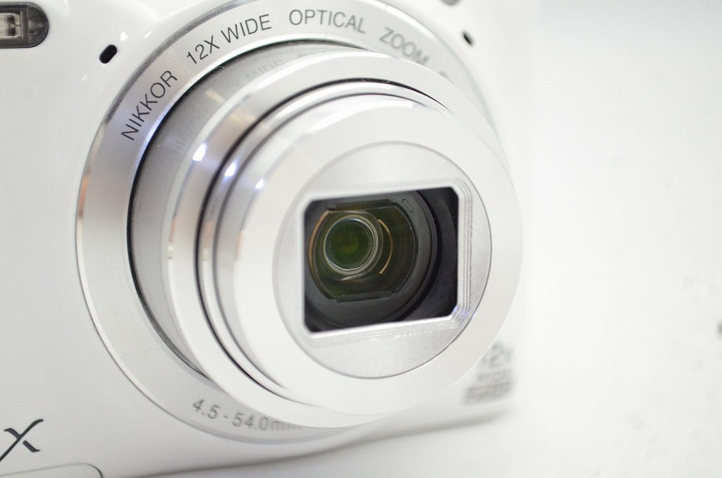美品 Nikon ニコン COOLPIX S6600 コンパクトデジタルカメラ ナチュラルホワイト 250827a