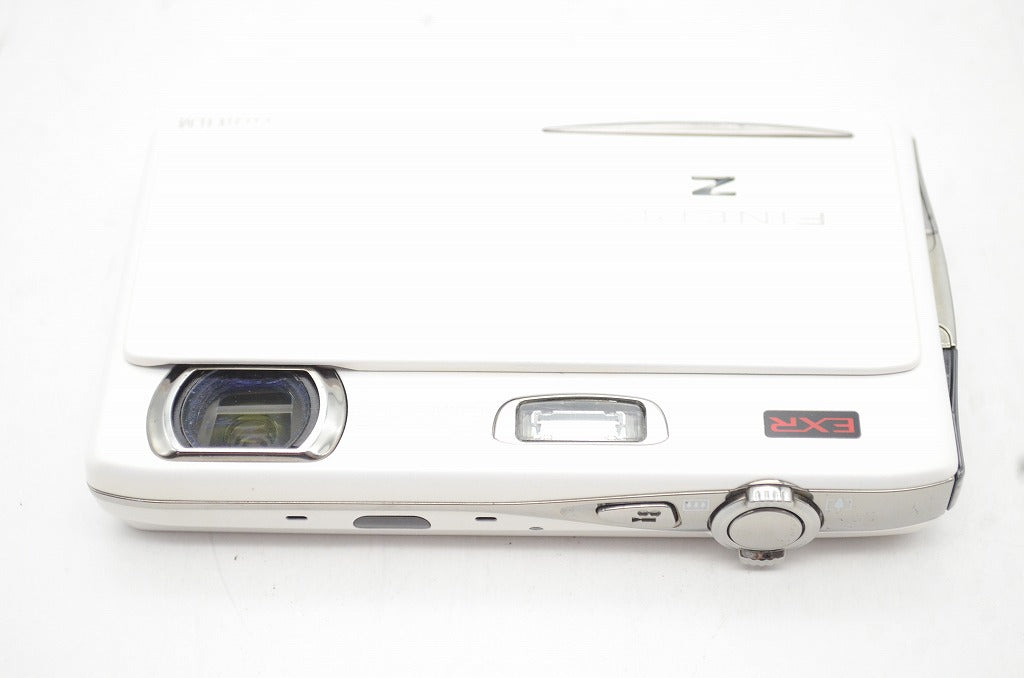 良品 FUJIFILM フジフィルム FinePix Z950EXR コンパクトデジタルカメラ ホワイト 250815d