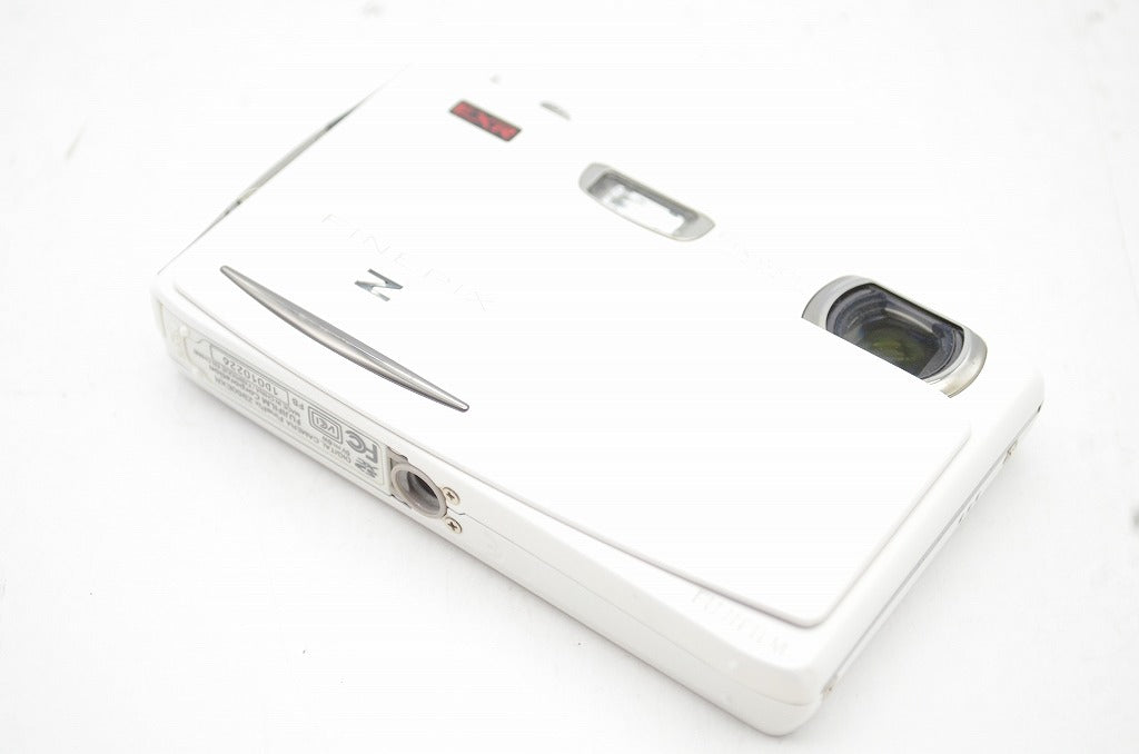 良品 FUJIFILM フジフィルム FinePix Z950EXR コンパクトデジタルカメラ ホワイト 250815d
