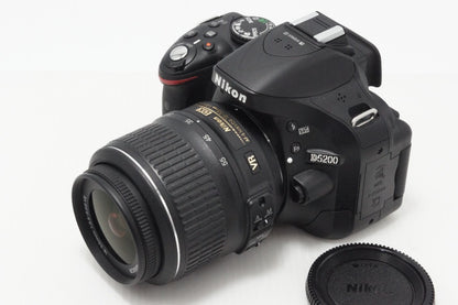 美品 Nikon ニコン D5200 ボディ + AF-S DX 18-55mm VR レンズキット デジタル一眼レフカメラ 260618s