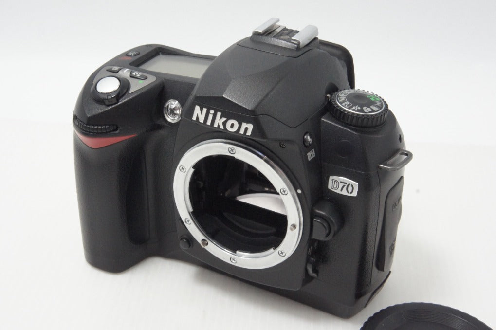 良品 Nikon ニコン D70 ボディ デジタル一眼レフカメラ ブラック ケース付 260616an