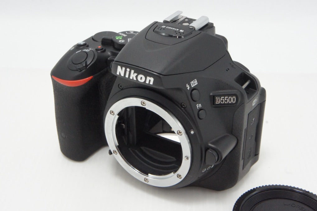 美品 Nikon ニコン D5500 ボディ デジタル一眼レフカメラ ブラック 260616f