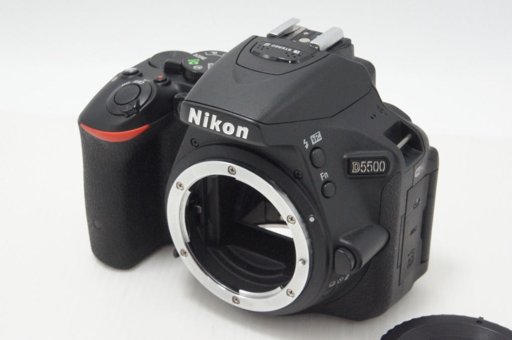 美品 Nikon ニコン D5500 デジタル一眼レフカメラ 260619a