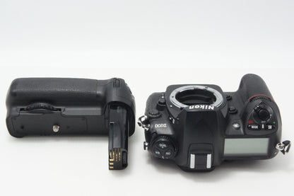 Nikon ニコン D200 ボディ デジタル一眼レフカメラ マルチパワーバッテリーパック MB-D200付 260626s