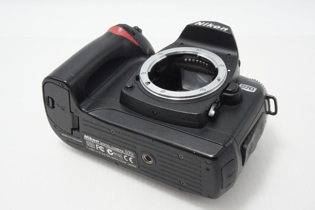 良品 Nikon ニコン D70 ボディ デジタル一眼レフカメラ ブラック