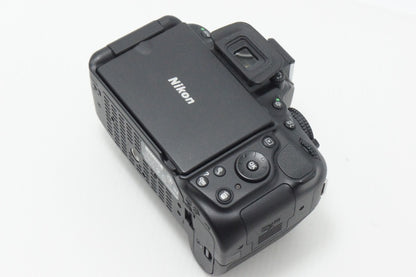美品 Nikon ニコン D5200 ボディ + AF-S DX 18-55mm VR レンズキット デジタル一眼レフカメラ 260618s