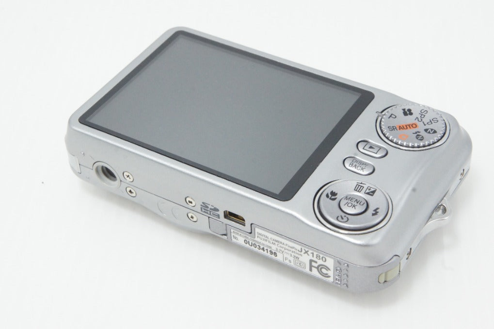美品 FUJIFILM フジフィルム FinePix JX180 コンパクトデジタルカメラ シルバー 元箱付 260620r