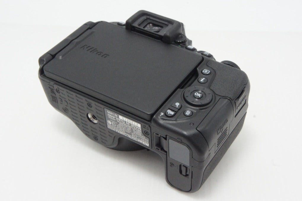 美品 Nikon ニコン D5500 ボディ デジタル一眼レフカメラ ブラック 260616f