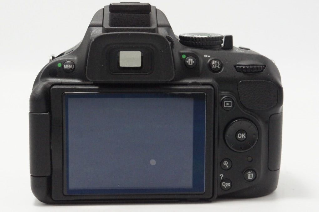 美品 Nikon ニコン D5200 ボディ + AF-S DX 18-55mm VR レンズキット デジタル一眼レフカメラ 260618s