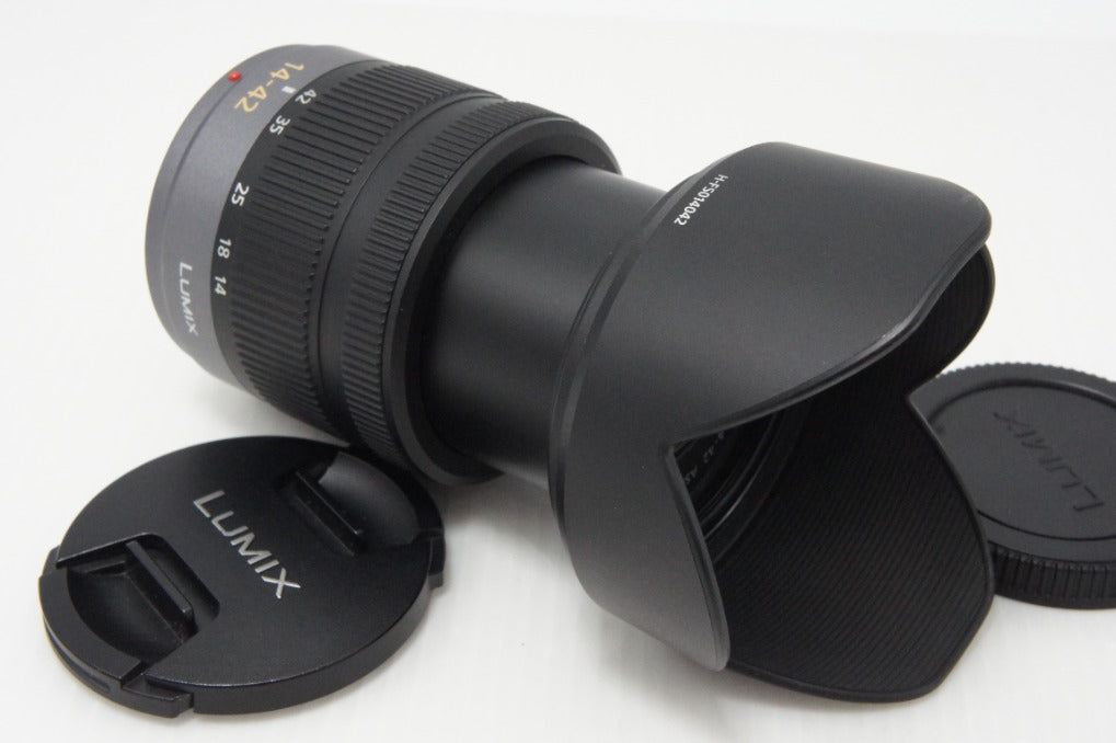 美品 Panasonic LUMIX G VARIO 14-42mm F3.5-5.6 ASPH. MEGA O.I.S H-FS014042 マイクロフォーサーズ フード付 260620ag