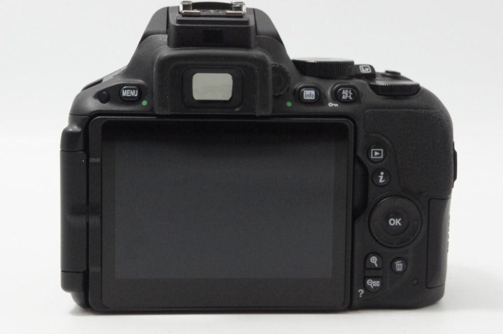 美品 Nikon ニコン D5500 デジタル一眼レフカメラ 260619a