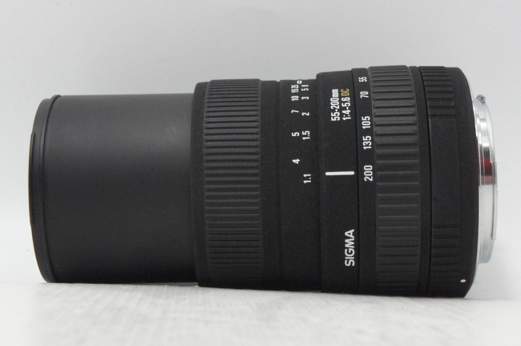 良品 SIGMA シグマ 55-200mm f4-5.6 DC Canon キヤノン EFマウント APS-C ズームレンズ フード付 260616h