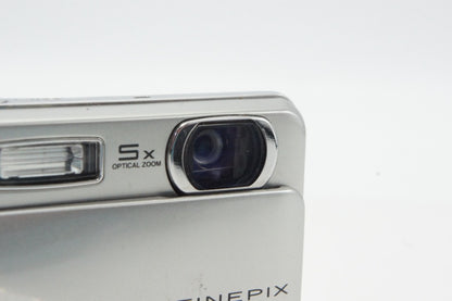 訳あり品 FUJIFILM フジフィルム FinePix Z700EXR コンパクトデジタルカメラ シルバー 260616q