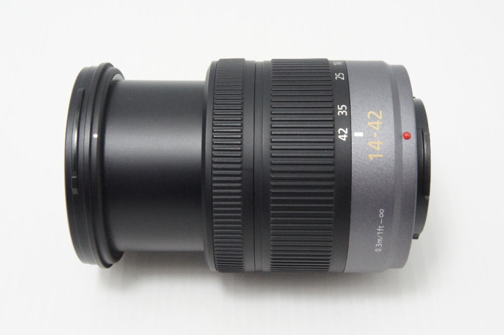美品 Panasonic LUMIX G VARIO 14-42mm F3.5-5.6 ASPH. MEGA O.I.S H-FS014042 マイクロフォーサーズ フード付 260620ag