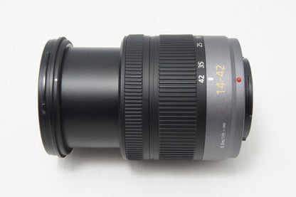 美品 Panasonic LUMIX G VARIO 14-42mm F3.5-5.6 ASPH. MEGA O.I.S H-FS014042 マイクロフォーサーズ フード付 260620ag