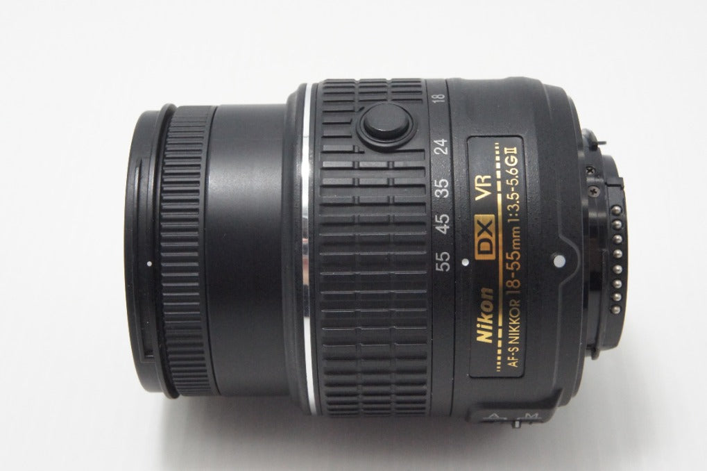 美品 Nikon ニコン AF-S DX NIKKOR 18-55mm F3.5-5.6G VR II APS-C ズームレンズ 260619aaa