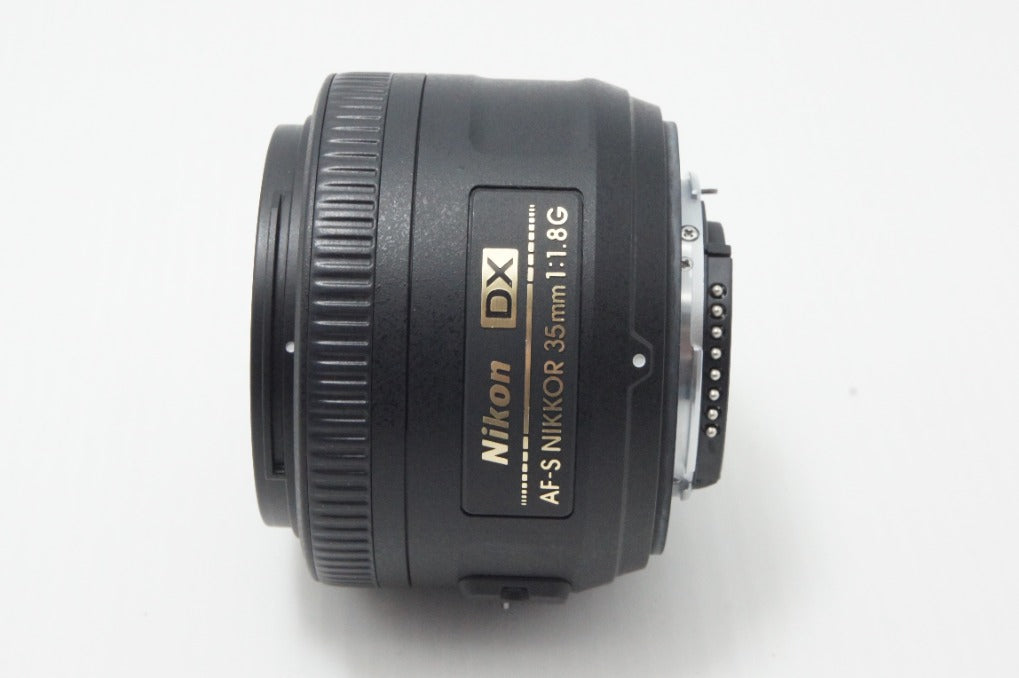 美品 Nikon ニコン AF-S DX NIKKOR 35mm F1.8G 単焦点レンズ APS-C フード付 260624r
