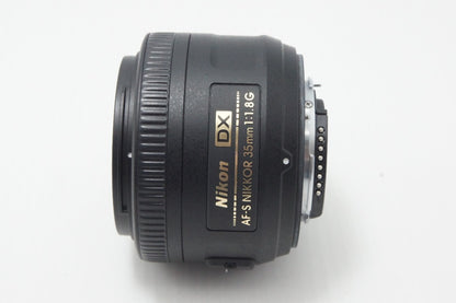 美品 Nikon ニコン AF-S DX NIKKOR 35mm F1.8G 単焦点レンズ APS-C フード付 260624r