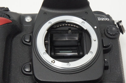 Nikon ニコン D200 ボディ デジタル一眼レフカメラ マルチパワーバッテリーパック MB-D200付 260626s