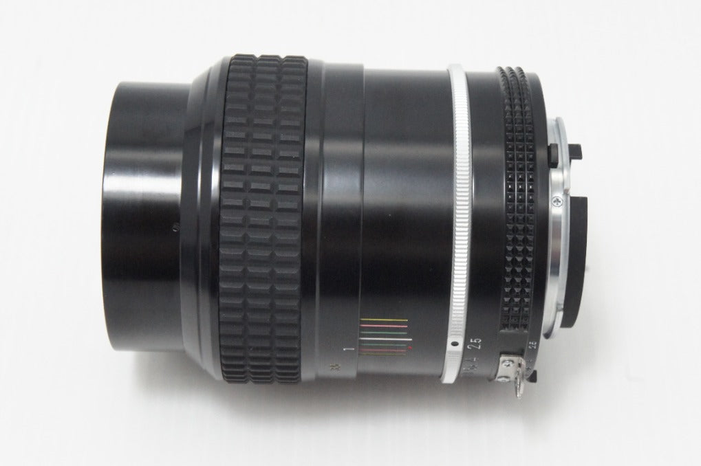 美品 Nikon ニコン Ai Nikkor 105mm F2.5 MF 単焦点レンズ フード付 260618ap