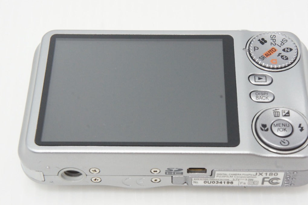 美品 FUJIFILM フジフィルム FinePix JX180 コンパクトデジタルカメラ シルバー 元箱付 260620r