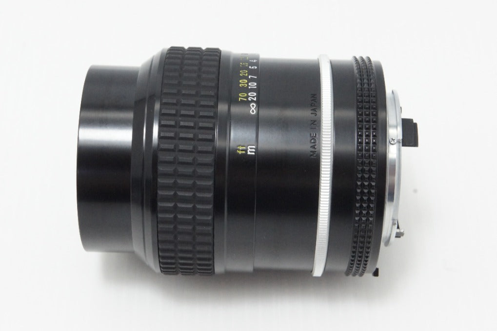 美品 Nikon ニコン Ai Nikkor 105mm F2.5 MF 単焦点レンズ フード付 260618ap