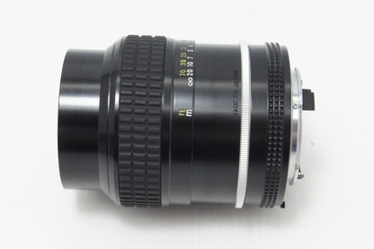 美品 Nikon ニコン Ai Nikkor 105mm F2.5 MF 単焦点レンズ フード付 260618ap