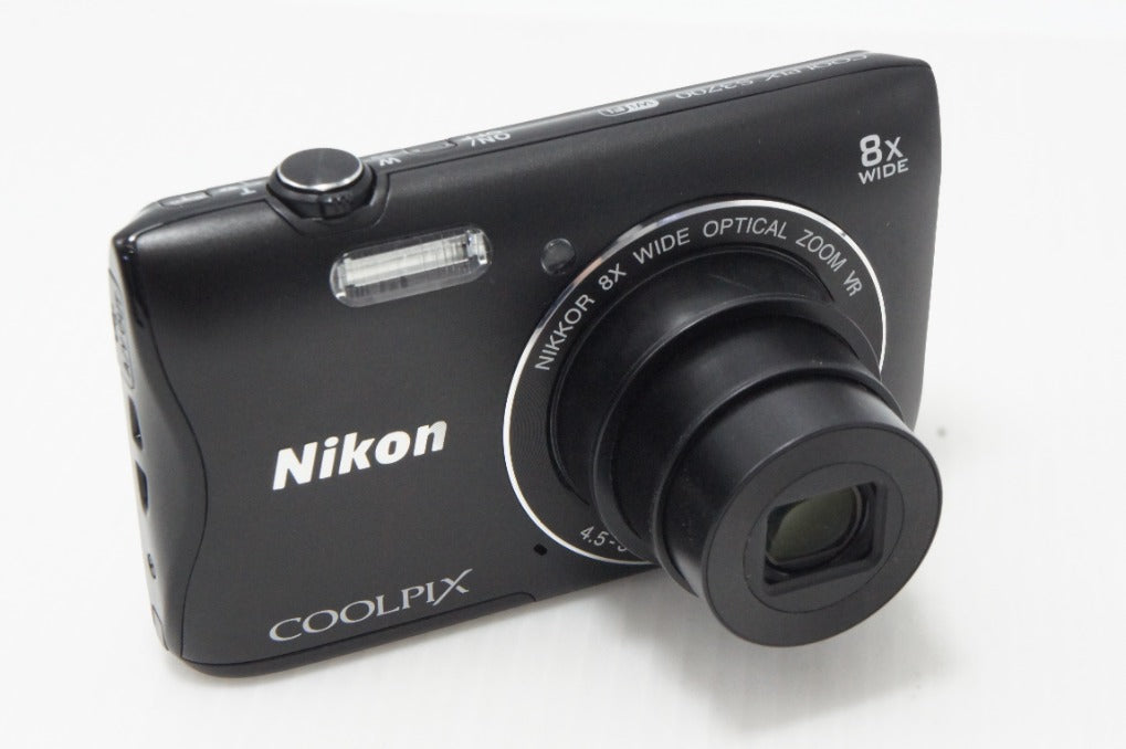 美品 Nikon ニコン COOLPIX S3700 コンパクトデジタルカメラ ブラック