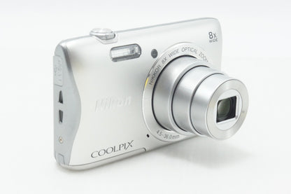 美品 Nikon ニコン COOLPIX S3700 コンパクトデジタルカメラ シルバー 元箱付 260626e