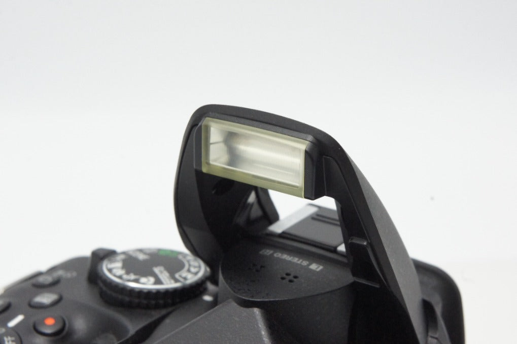 美品 Nikon ニコン D5200 ボディ + AF-S DX 18-55mm VR レンズキット デジタル一眼レフカメラ 260618s