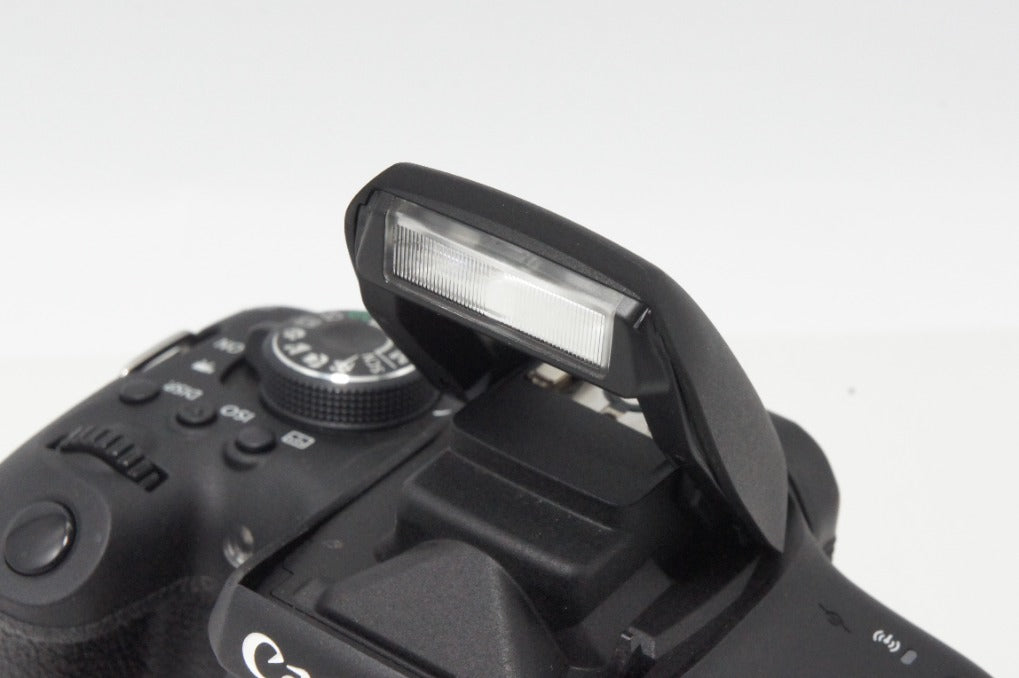 美品 Canon EOS Kiss X8i レンズキット EF-S 18-55mm F3.5-5.6 IS STM Rebel T6i 750D デジタル一眼レフカメラ 260619b