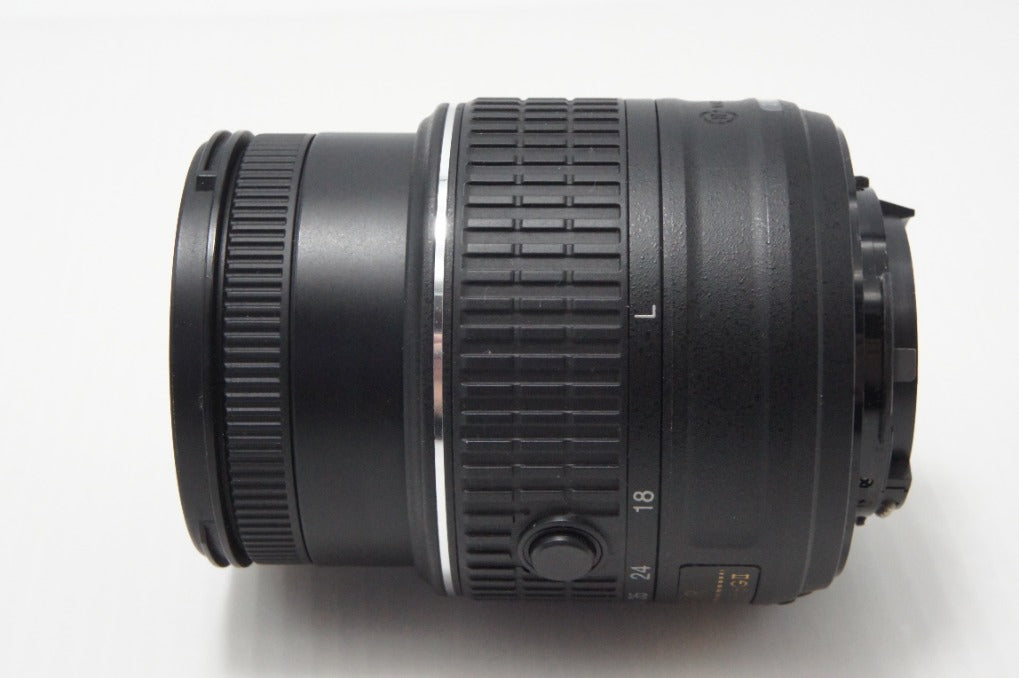 美品 Nikon ニコン AF-S DX NIKKOR 18-55mm F3.5-5.6G VR II APS-C ズームレンズ 260619aaa