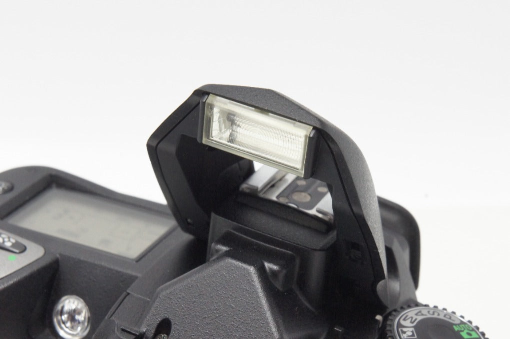 良品 Nikon ニコン D70 ボディ デジタル一眼レフカメラ ブラック ケース付 260616an