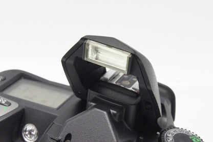 良品 Nikon ニコン D70 ボディ デジタル一眼レフカメラ ブラック ケース付 260616an