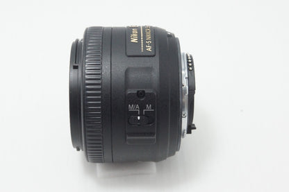 美品 Nikon ニコン AF-S DX NIKKOR 35mm F1.8G 単焦点レンズ APS-C フード付 260624r