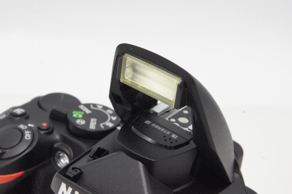 美品 Nikon ニコン D5500 ボディ デジタル一眼レフカメラ ブラック 260616f