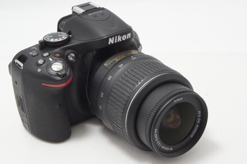 美品 Nikon ニコン D5200 ボディ + AF-S DX 18-55mm VR レンズキット デジタル一眼レフカメラ 260618s