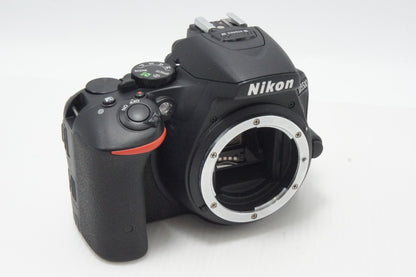 美品 Nikon ニコン D5500 デジタル一眼レフカメラ 260619a