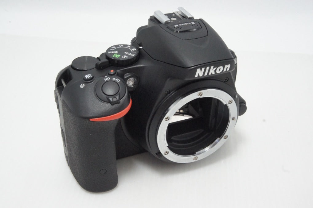 美品 Nikon ニコン D5500 ボディ デジタル一眼レフカメラ ブラック 260616f