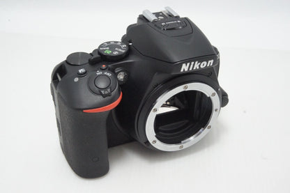 美品 Nikon ニコン D5500 ボディ デジタル一眼レフカメラ ブラック 260616f