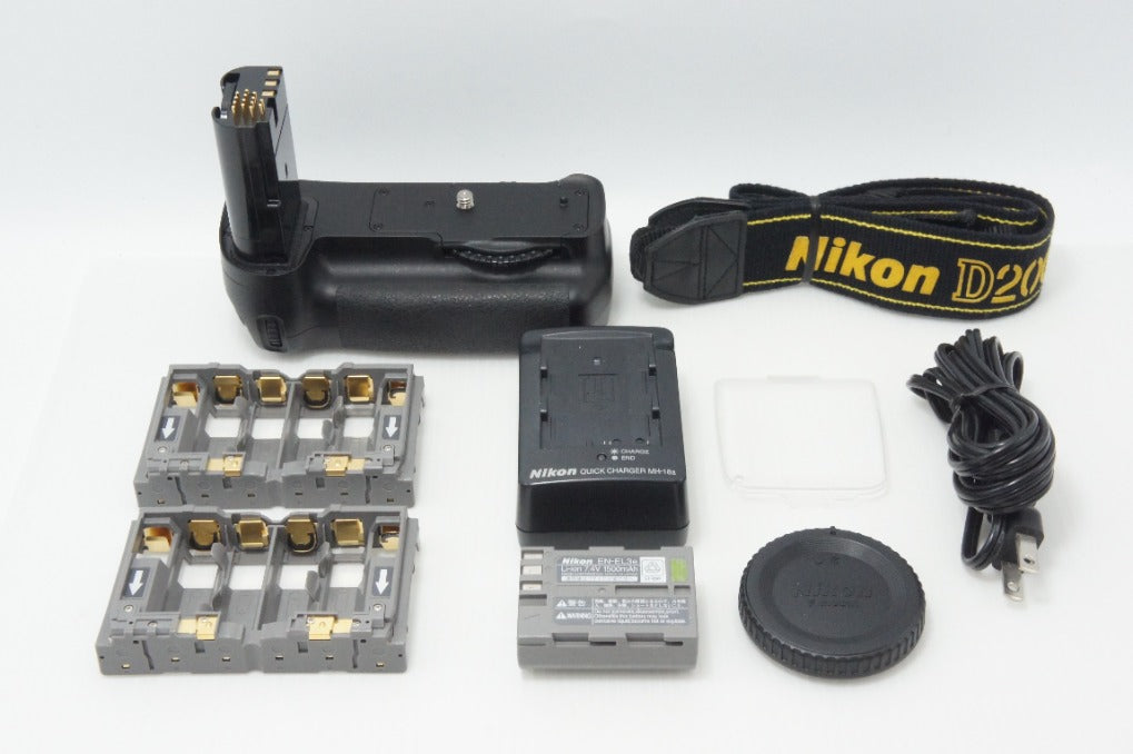 Nikon ニコン D200 ボディ デジタル一眼レフカメラ マルチパワーバッテリーパック MB-D200付 260626s