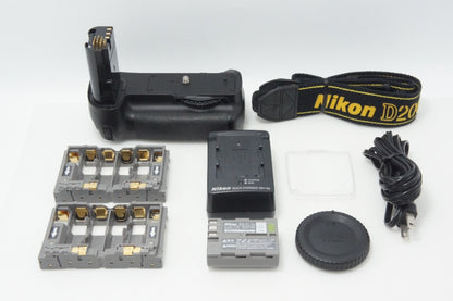 Nikon ニコン D200 ボディ デジタル一眼レフカメラ マルチパワーバッテリーパック MB-D200付 260626s