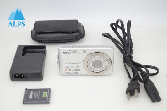 美品 Nikon ニコン COOLPIX S210 コンパクトデジタルカメラ シルバー ケース付 251202i